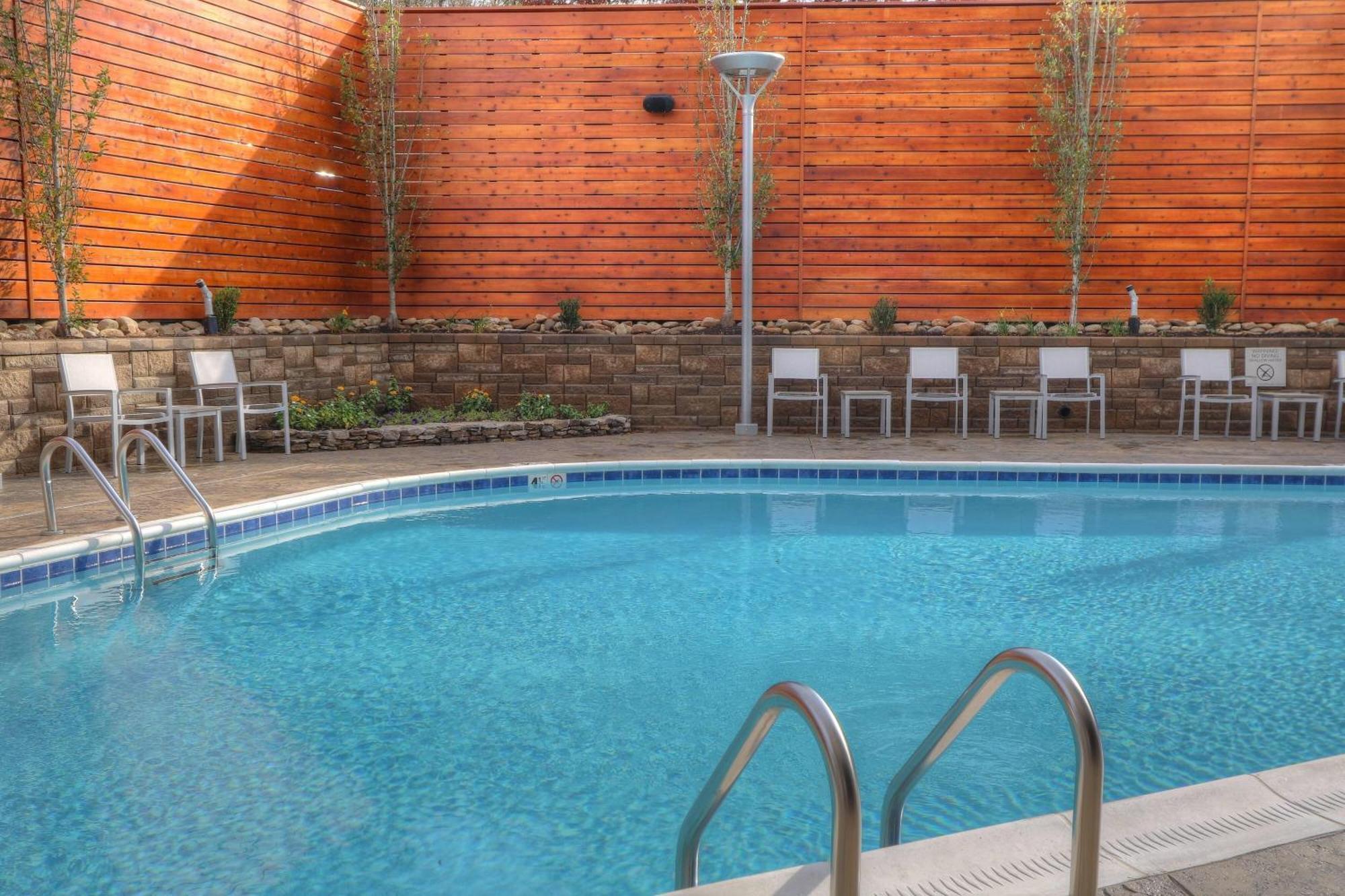 Hotel Fairfield & By Marriott Downtown