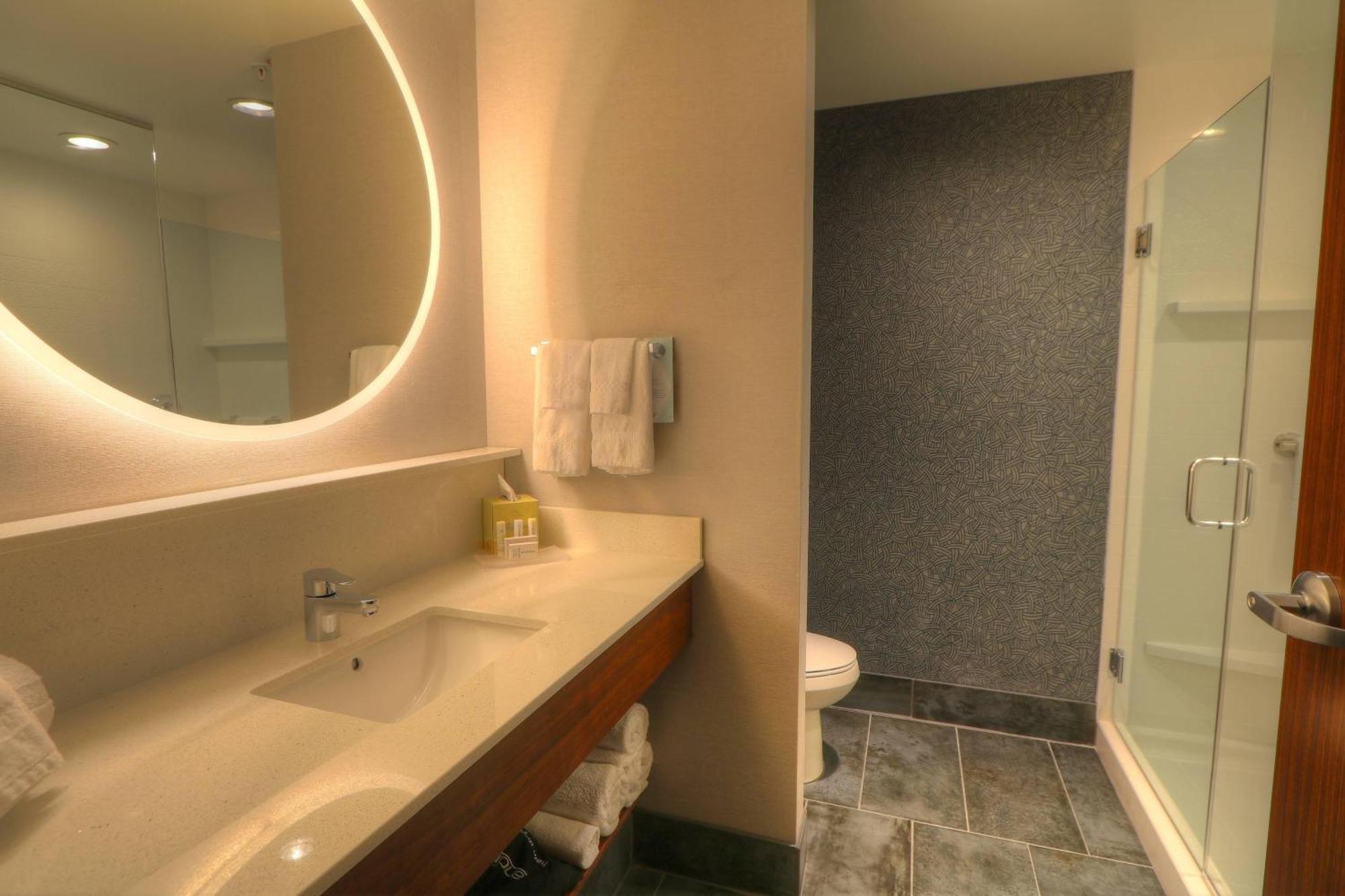 Fairfield & By Marriott Downtown Hotel