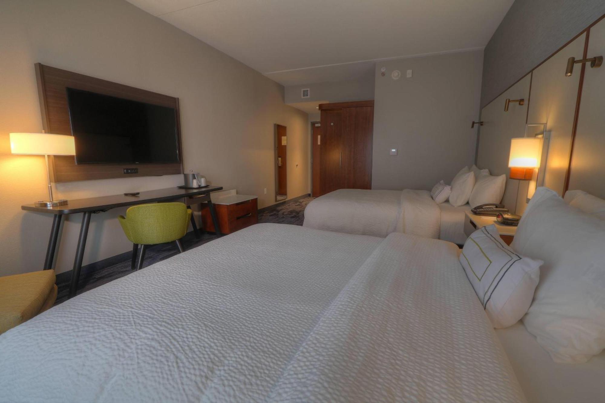 Hotel Fairfield & By Marriott Downtown Gatlinburg