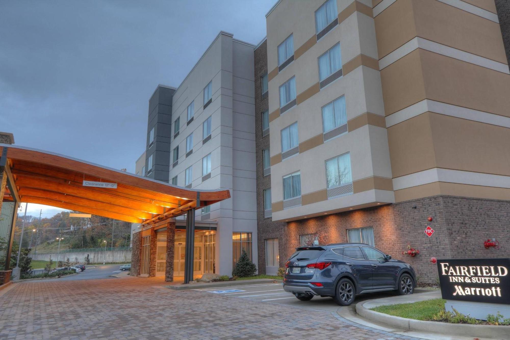 Fairfield & By Marriott Downtown Hotel Gatlinburg