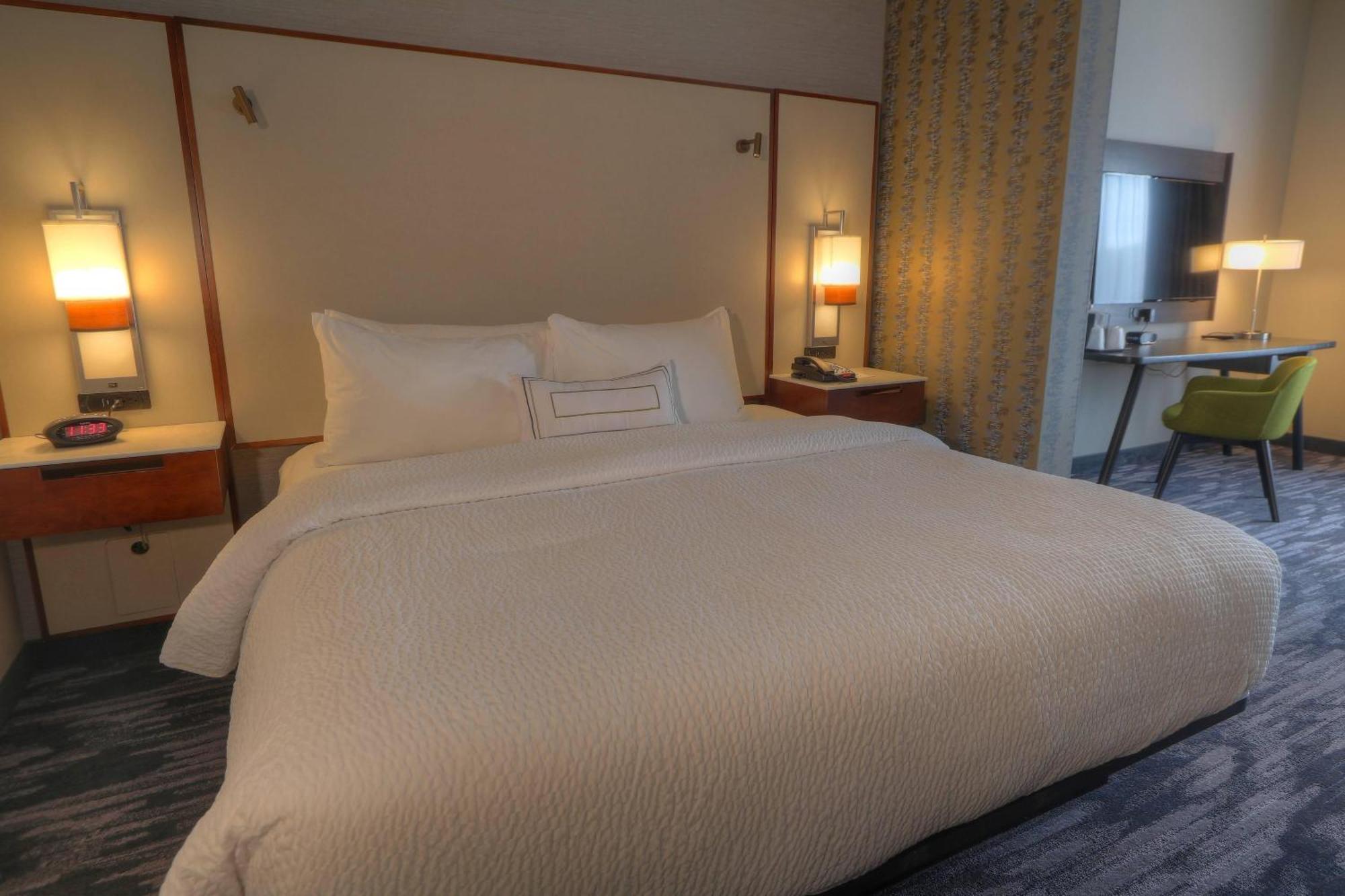 Fairfield & By Marriott Downtown Hotel 3*